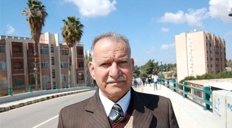 وفاة أستاذ الإعلام السابق في اليرموك