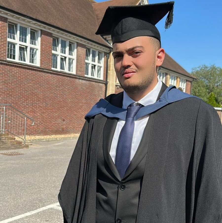 مجموعة الحوراني تهنئ عمر الحوراني بتخرج