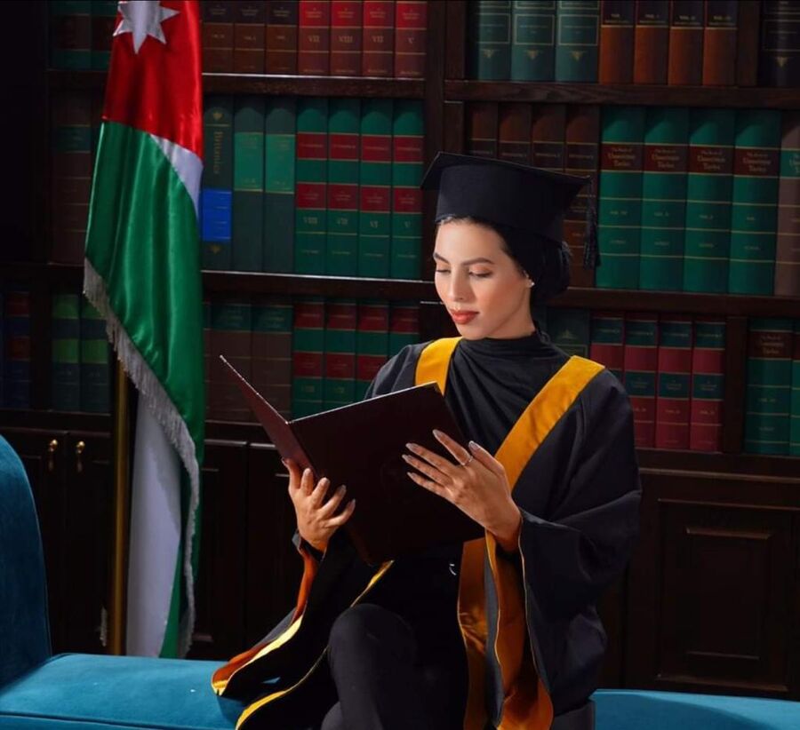 لانا العقيل.. مبارك التخرج