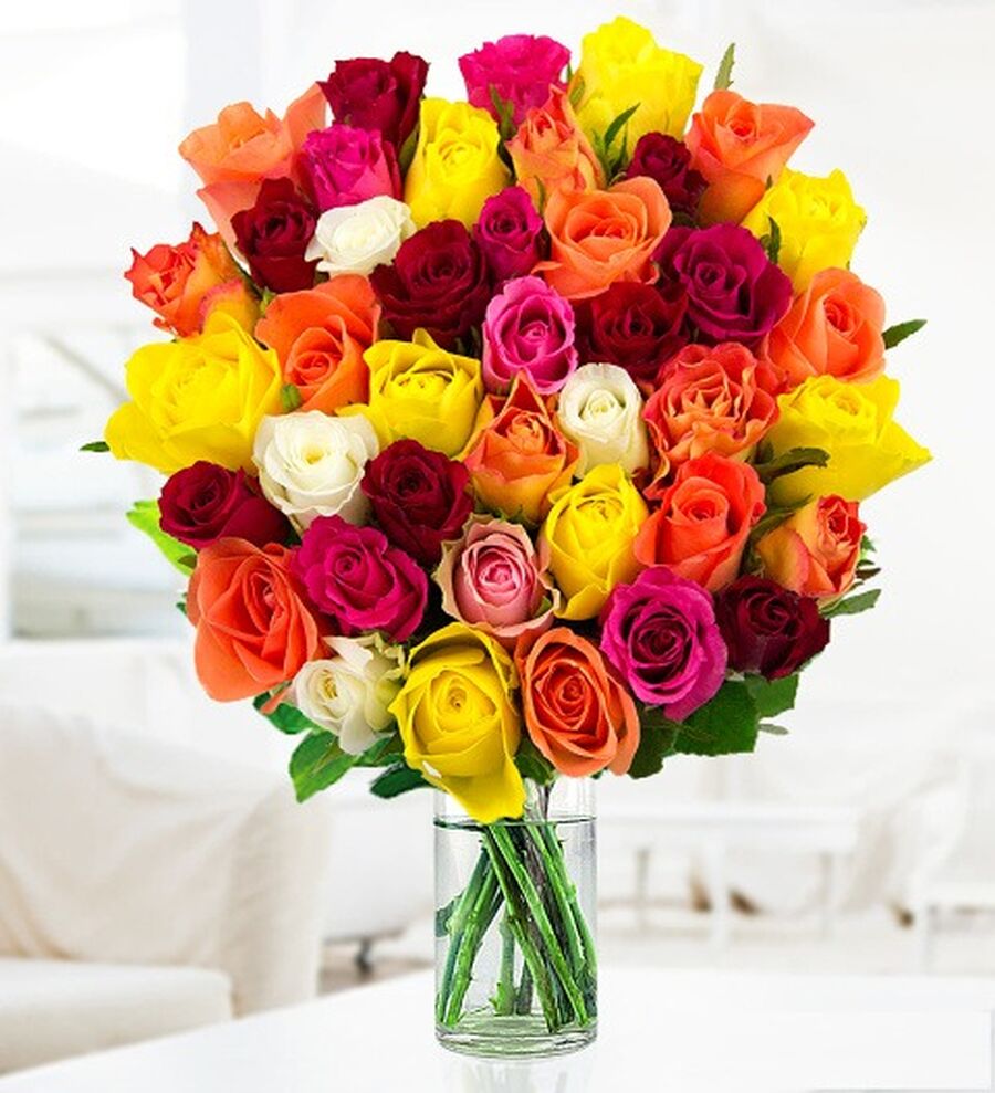 الدكتور سعادة وزوجته يهنئان ابنتهما المهندسة