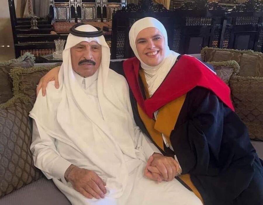 غادة عناد الفايز.. مبارك الدكتوراه