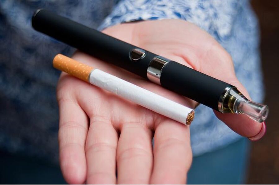 الجمارك: تثبيت محددات لسجائر إلكترونية تتعلق