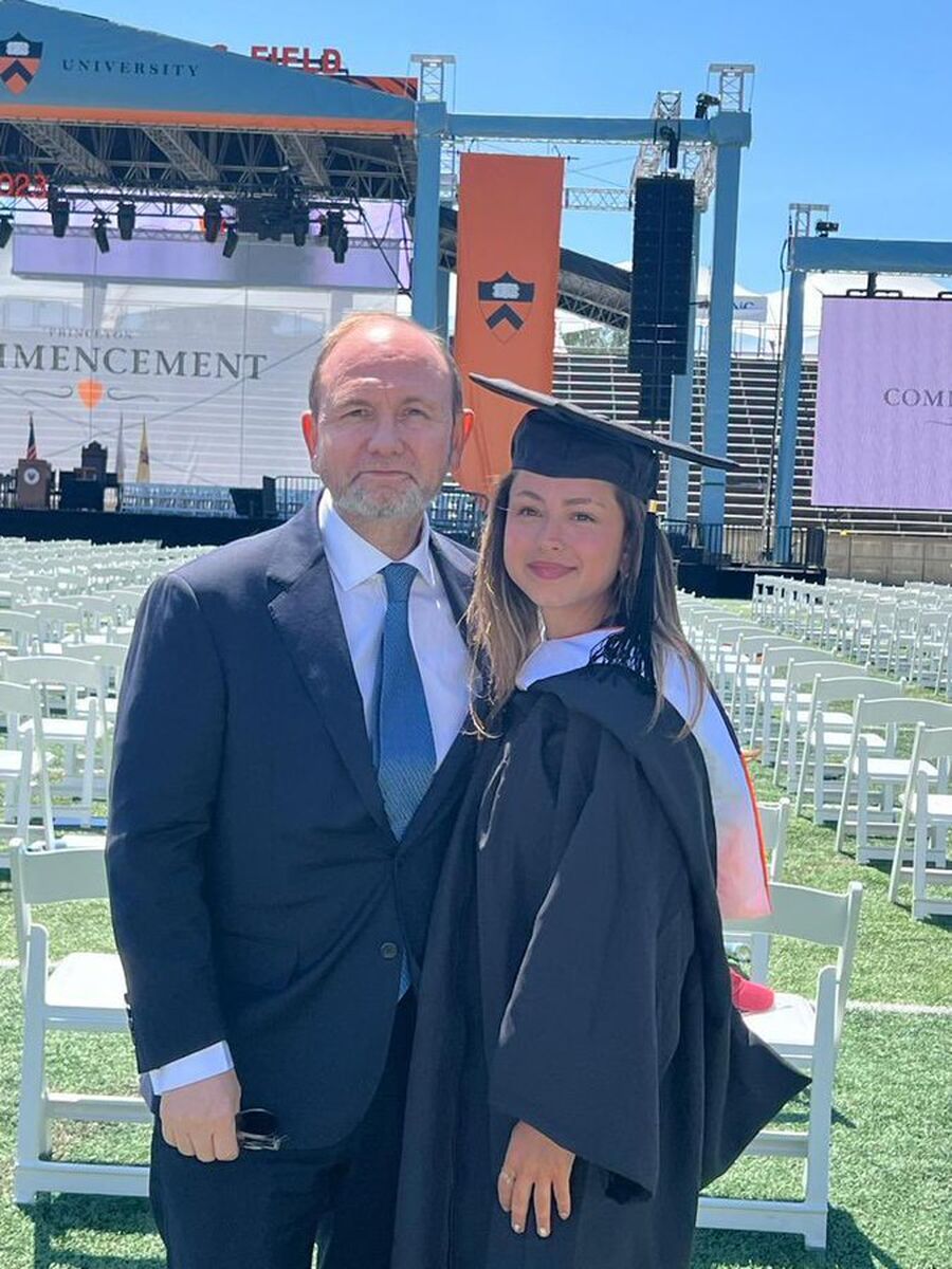 الامير فراس يحتفي بميلاد صفاء وتخريجها