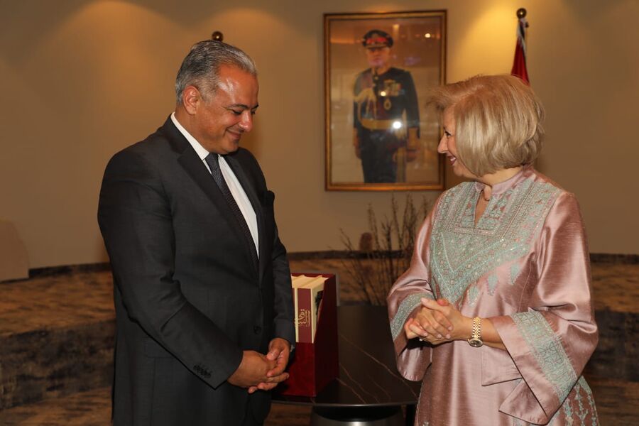 وزيرة الثقافة توقع مع نظيرها اللبناني