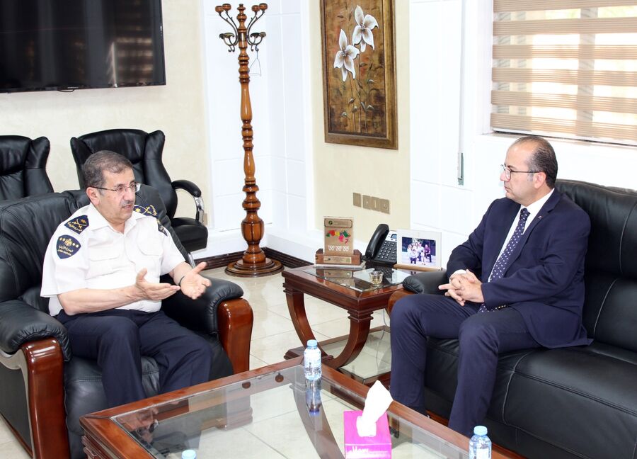 مدير عام الجمارك يستقبل السفير التركي