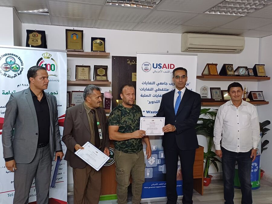 ابو عرابي يرعى تخريج المشاركين بدورة