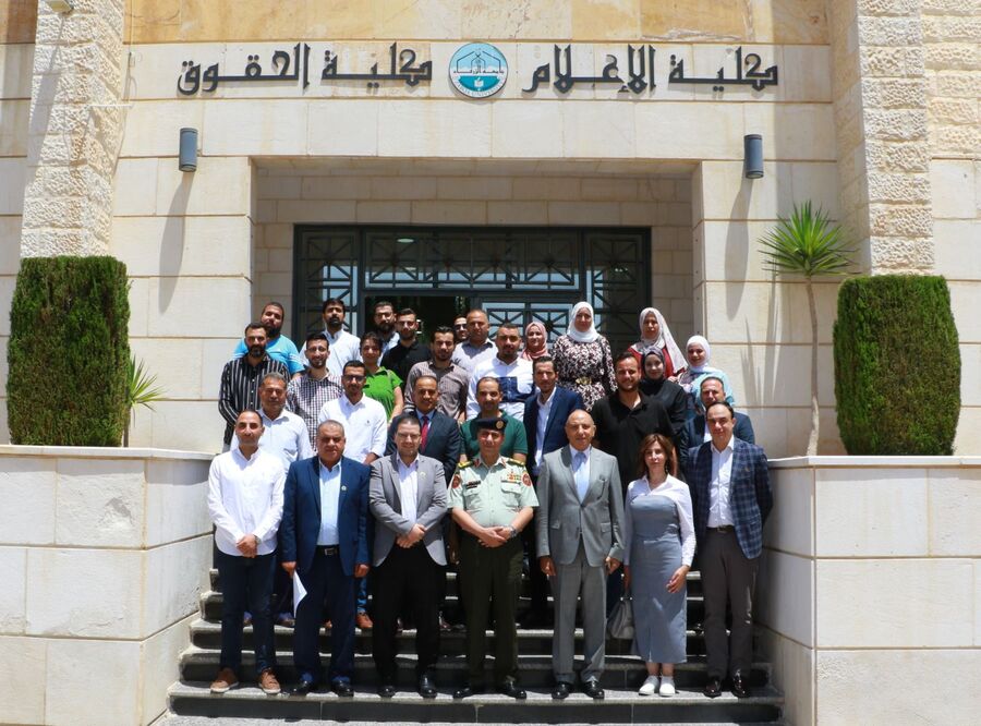 الزعبي يلقي محاضرة في جامعة الزرقاء