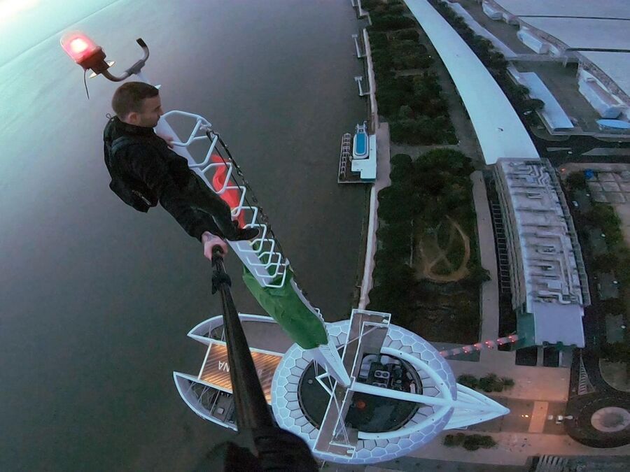 سقط من الطابق الـ68.. وفاة مغامر