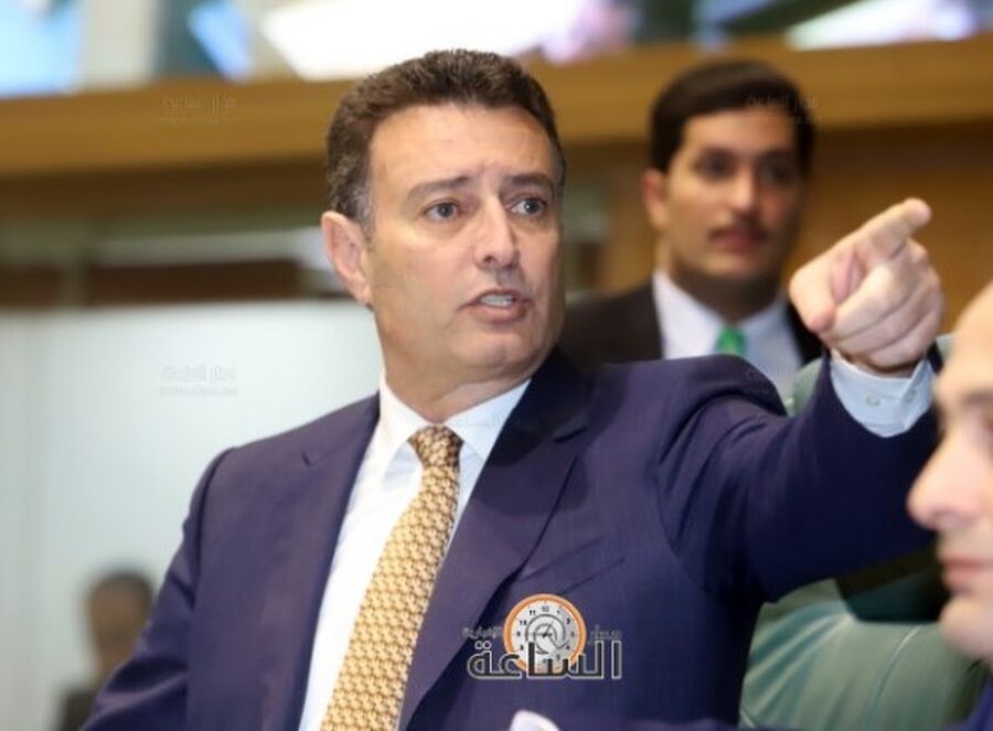 ما قصة حزم الصفدي بالرد على