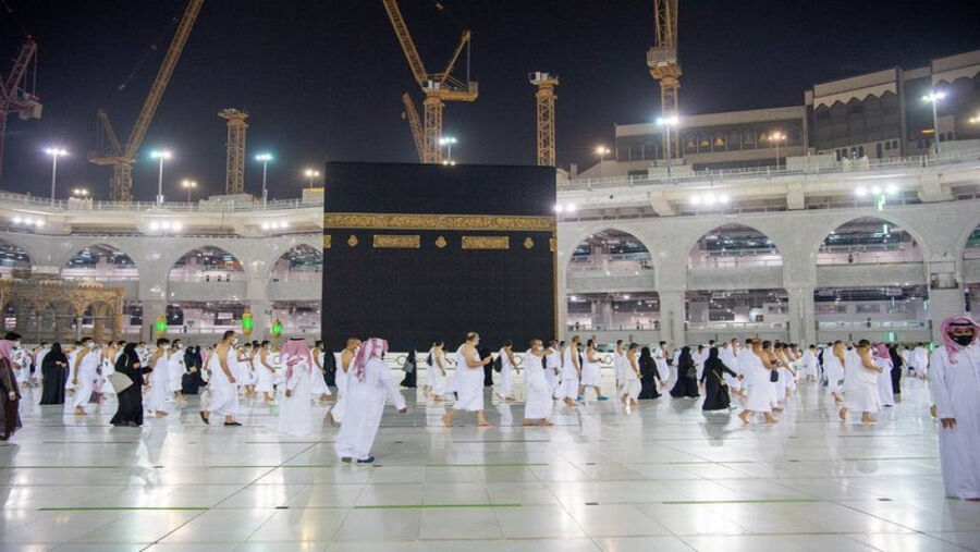 وصول أولى رحلات العمرة عبر مطار