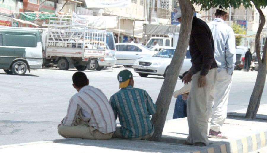 الحكومة تمدد إجراءات تنظيم العمالة الوافدة