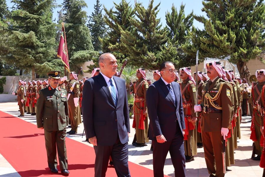 الخصاونة يستقبل مدبولي في دار رئاسة