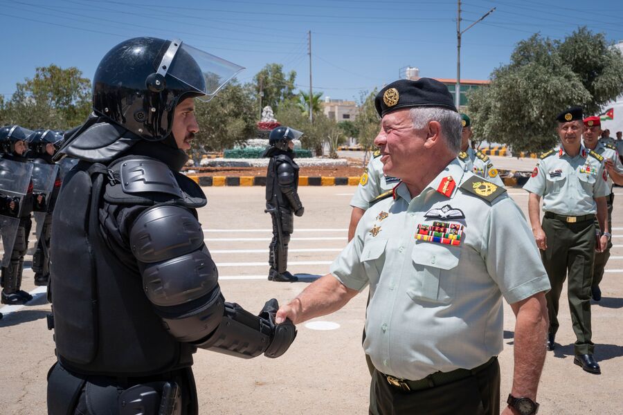 الملك يزور قيادة الشرطة العسكرية الملكية