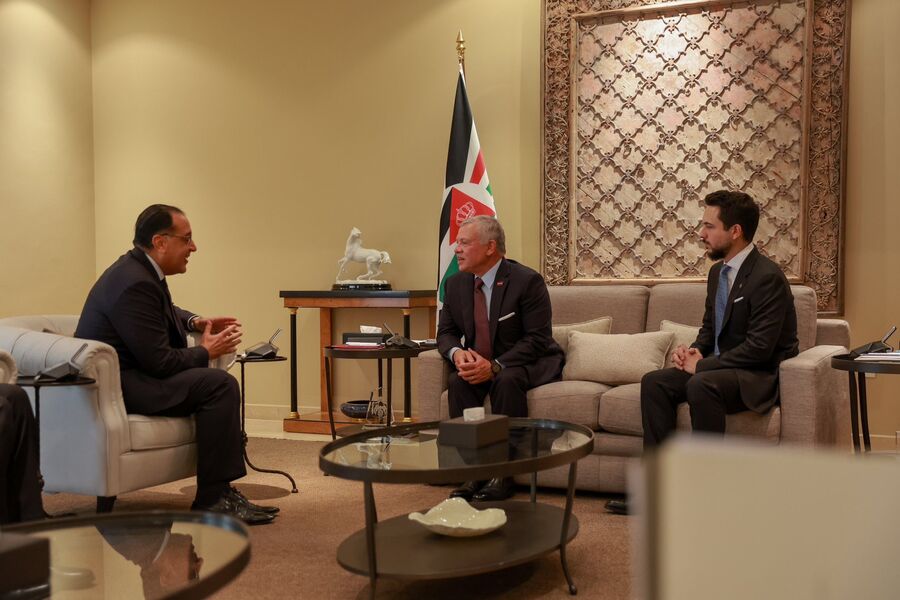 في بيت الأردن.. الملك يستقبل مصطفى