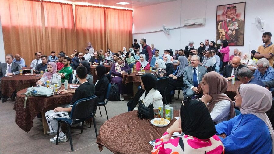 في اول لقاء حزبي تحتضنه جامعة