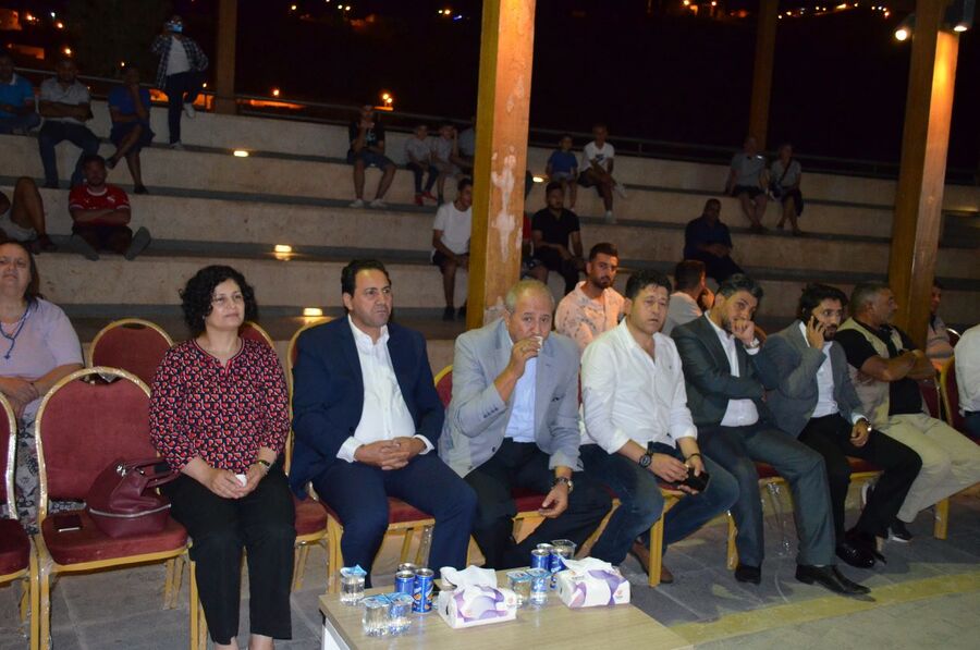 الفرجات يرعى عروض مسرحية (المهطوان) للكاتب