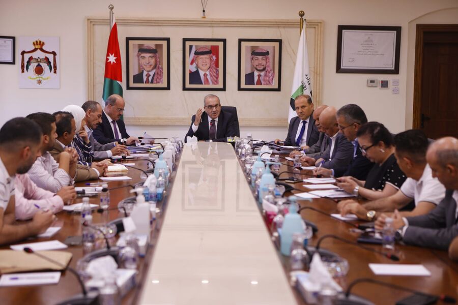 وزير الأشغال يوعز بتشكيل لجنة لبحث