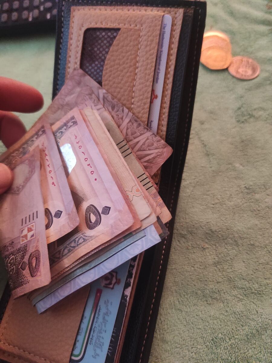 الأردني باسل خضر أضاع راتبه في