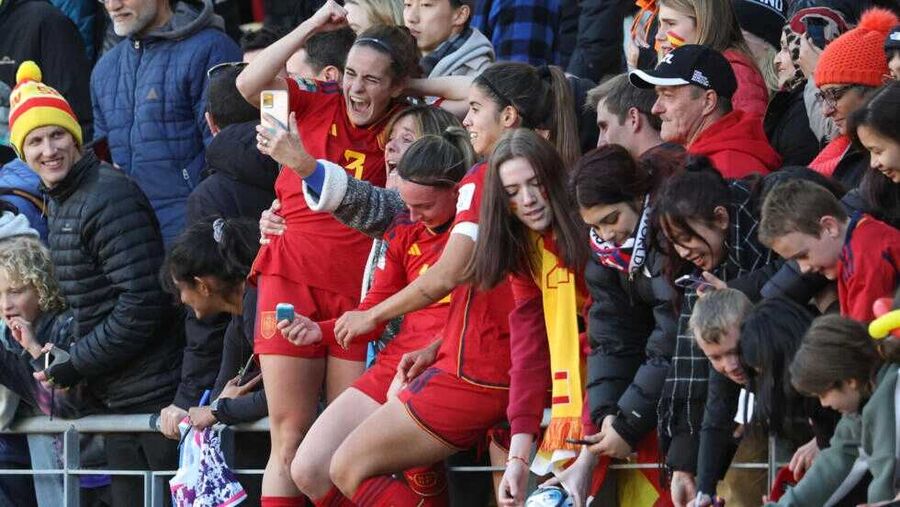 سيدات إسبانيا إلى نصف نهائي المونديال