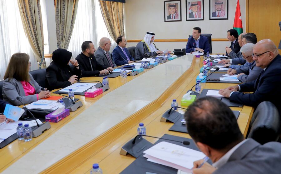 الصفدي يستقبل رئيس وأعضاء لجنة مكافحة