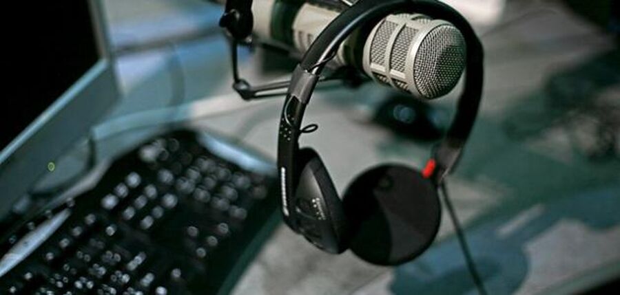 الحكومة تخفض رخص البثّ وإعادة البثّ