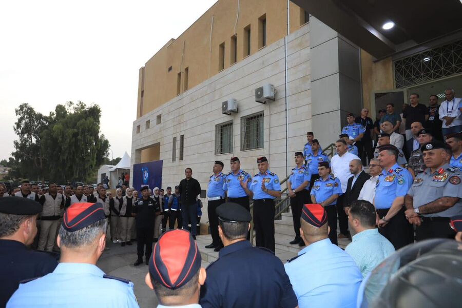 مدير الأمن العام يلتقي المشاركين بواجب