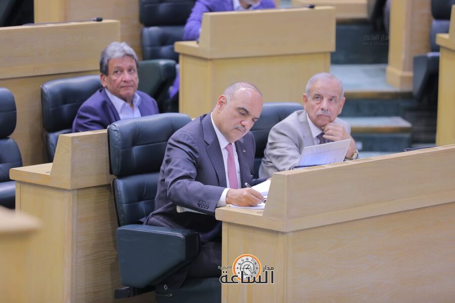 بعد وصف مجلس الوزراء بـ المراهقة