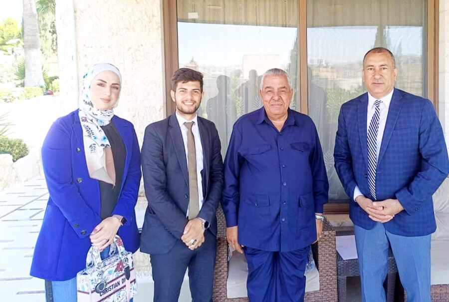 الروابدة يلتقي فريق فرسان التغيير