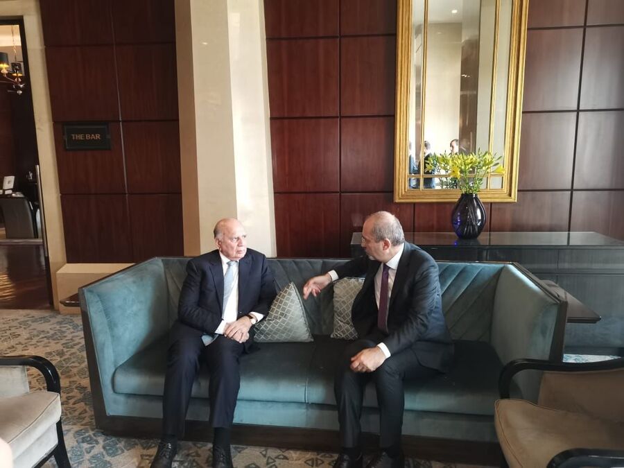 بحث جهود تعزيز علاقات الأخوة والتعاون