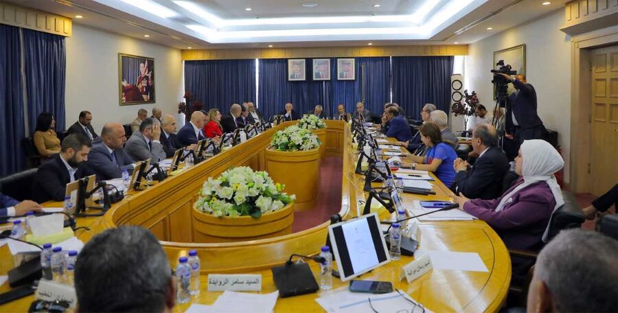 “خدمات الأعيان” تناقش مشروع قانون حماية