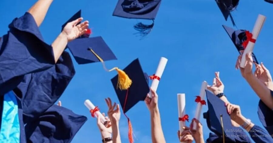 يقين فاقدة لنعمة البصر بمعدل 99