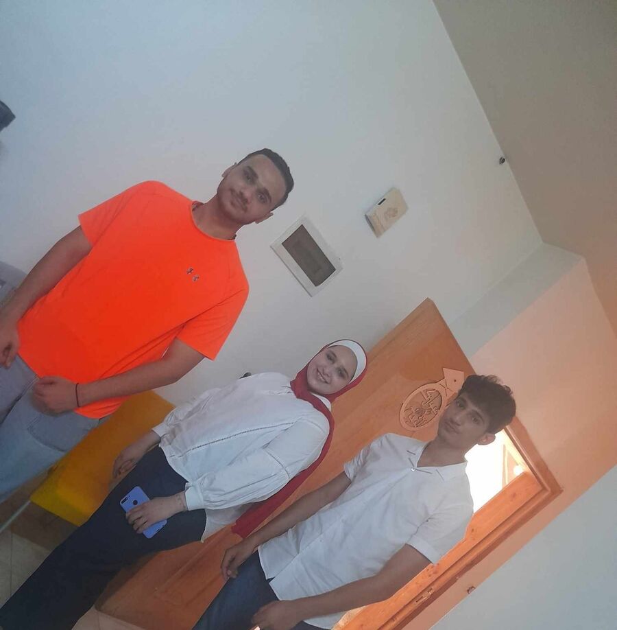 محمد الجغبير واحمد وشام ابو هنطش..