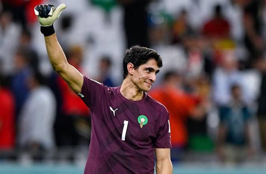 رسميا.. مدرب إشبيلية يعلن رحيل بونو