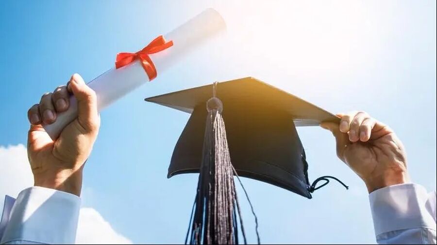 مبارك النجاح الباهر بالتوجيهي لــ ياسمين