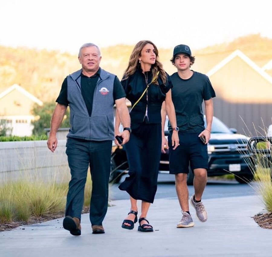 الملكة تنشر صورا برفقة جلالة الملك