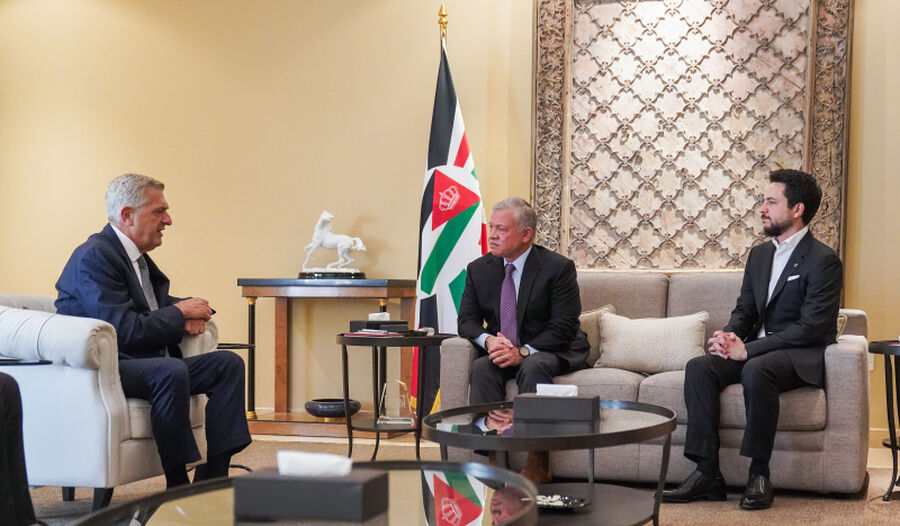 الملك يستقبل المفوض السامي للأمم المتحدة