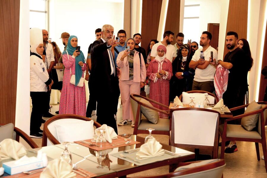 عمان الأهلية تستقبل وفدا من الطهاة