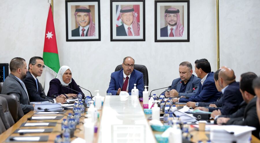 توصية نيابية باسترداد مبالغ صرفت دون