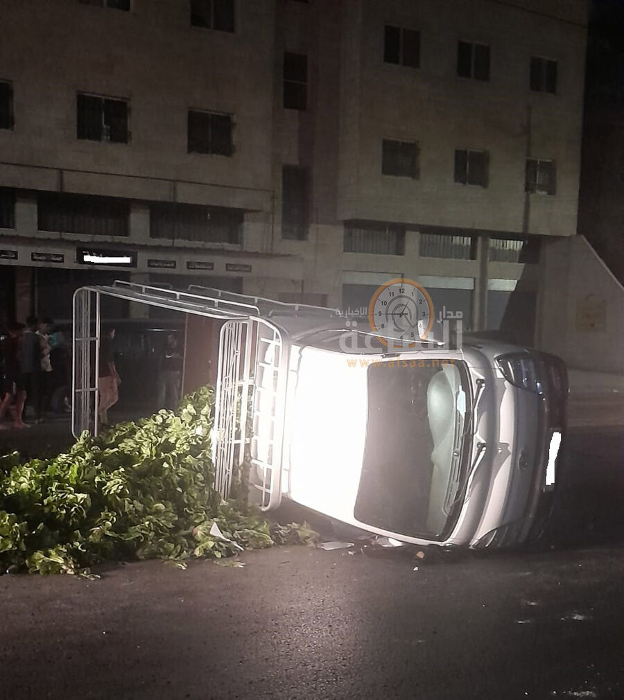 انقلاب بكب خس في الزرقاء.. والشباب