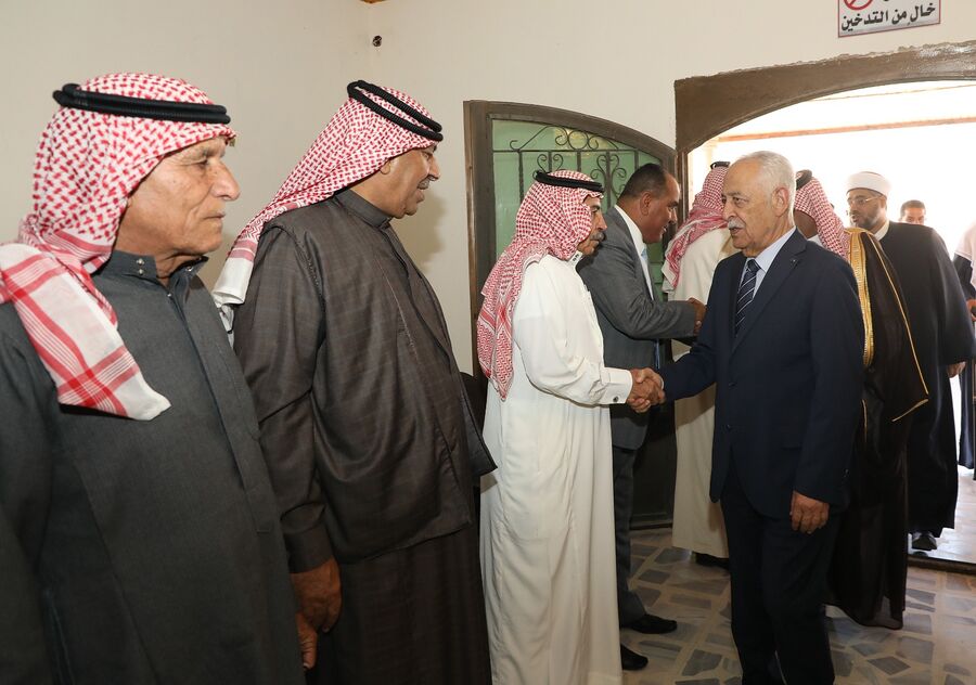 مندوبا عن الملك وولي العهد.. العيسوي