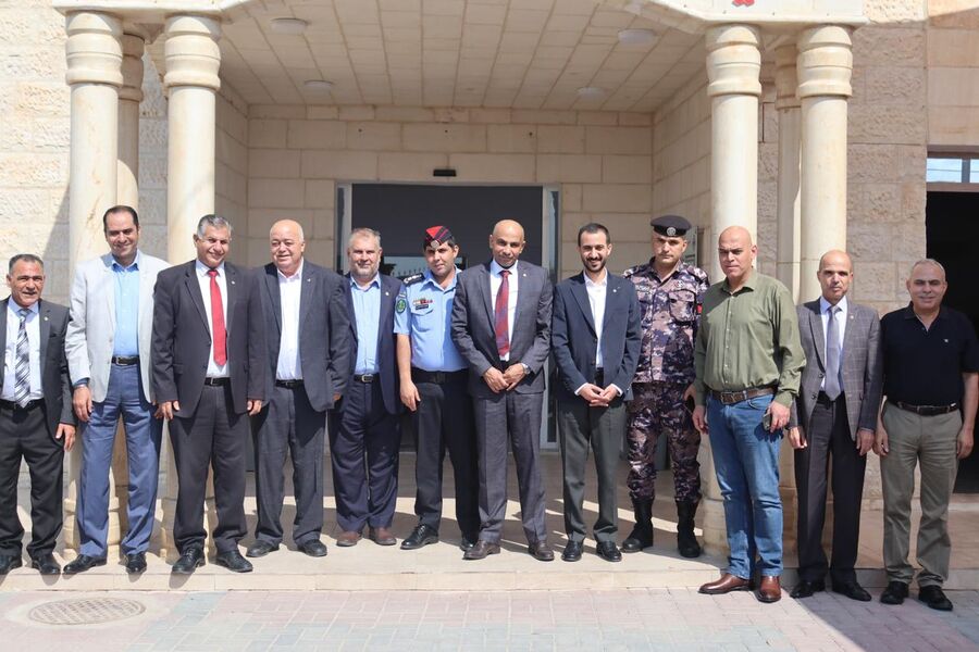 رضوان العتوم يهنئ بلدية الوسطية (صور)