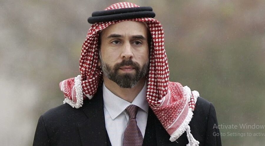 الامير غازي يشارك في صلاة وتشييع