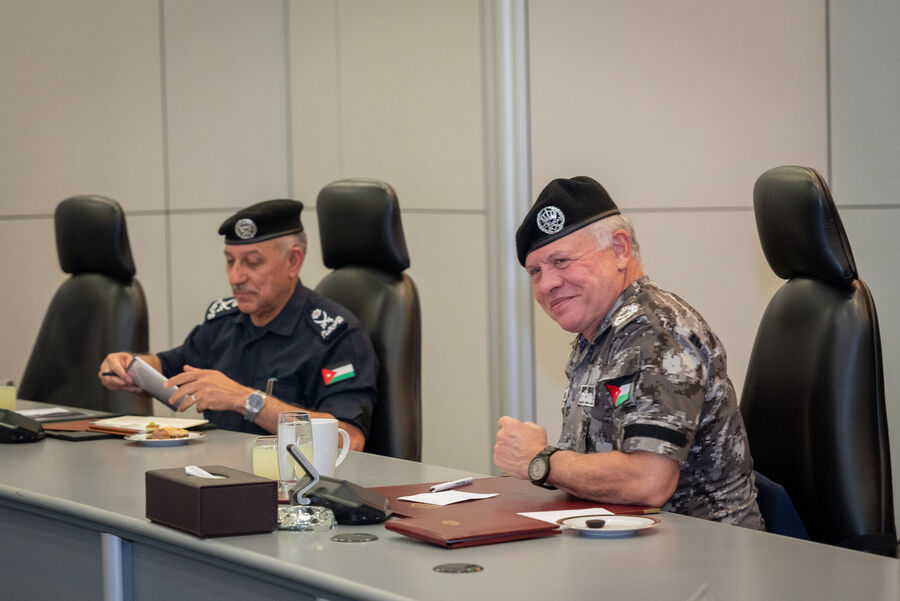 الملك يزور قوات الدرك (صور)