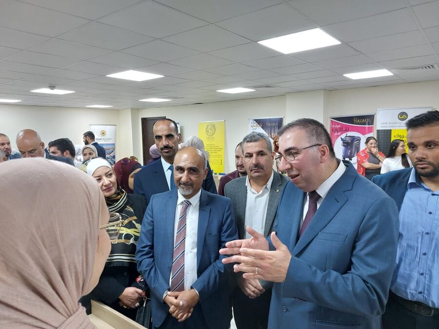 200 فرصة عمل.. الكلية الجامعية الوطنية