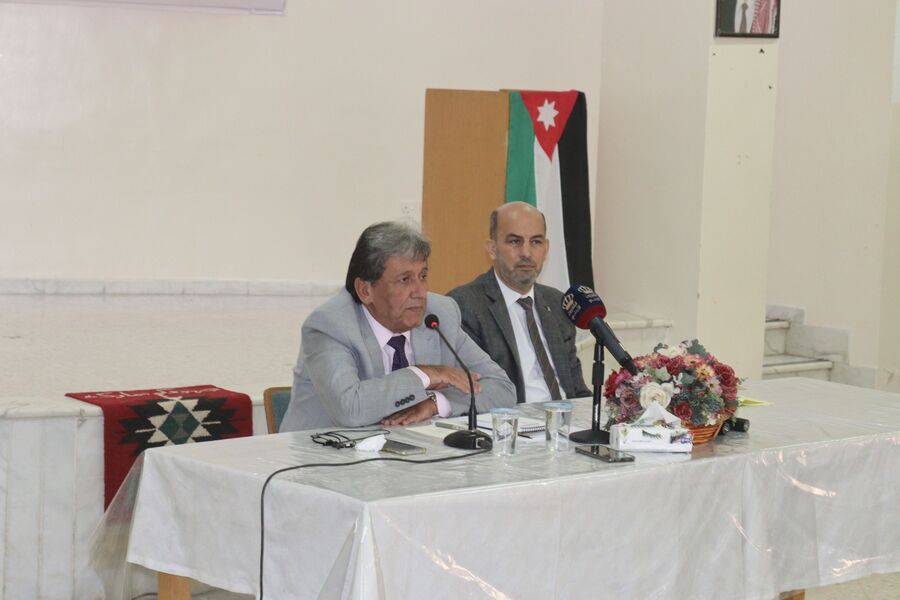 عزايزة يلتقي ممثلي المجتمع المحلي في