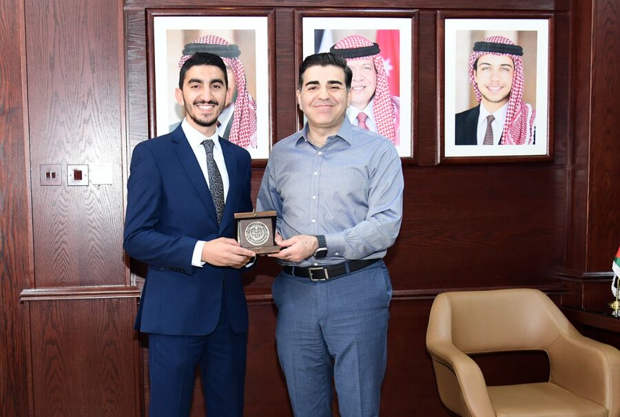 جامعة العلوم والتكنولوجيا الأردنية تكرم الطبيب