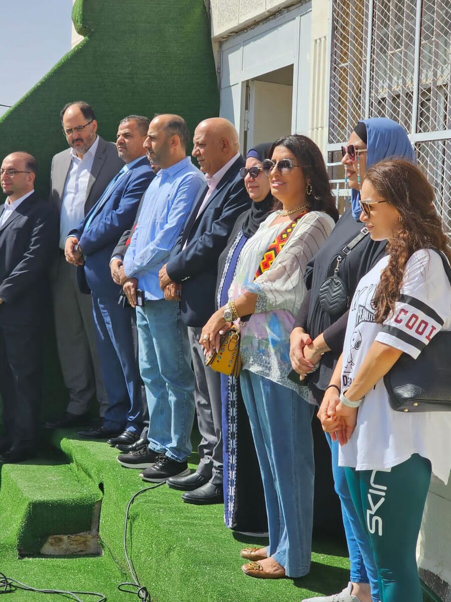 جمعية خلونا نفرحهم الخيرية تسلم مدرسة