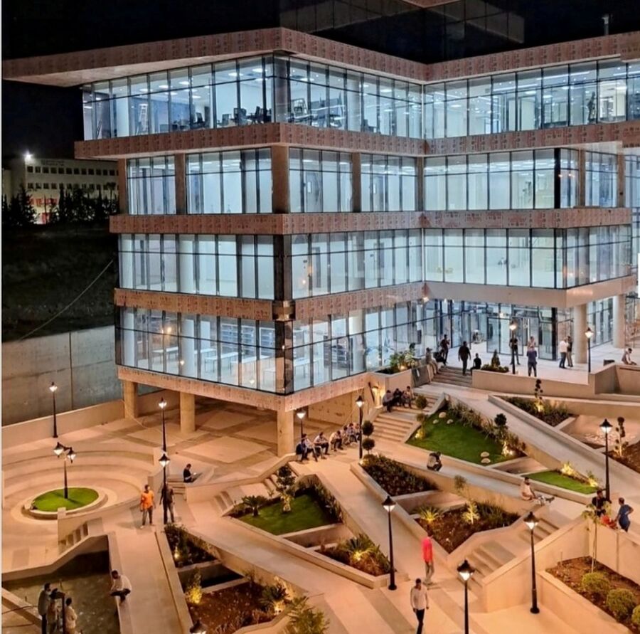 كلية طب الأسنان في عمان الاهلية