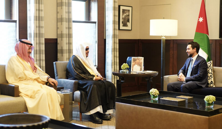 ولي العهد يستقبل رئيس مجلس الشورى