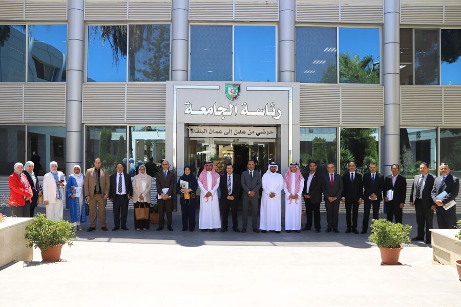 وفد من الملحقين والمستشارين الثقافيين للدول